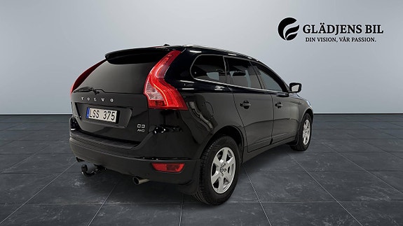 Volvo XC60 7 of 28