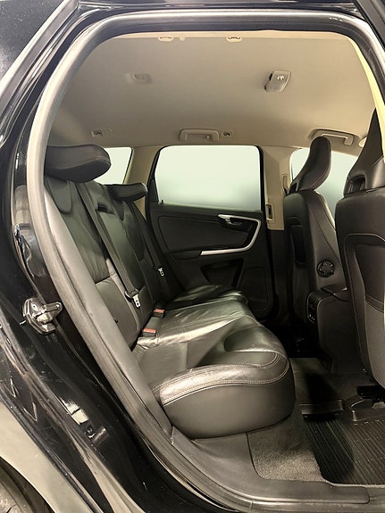 Volvo XC60 16 of 28