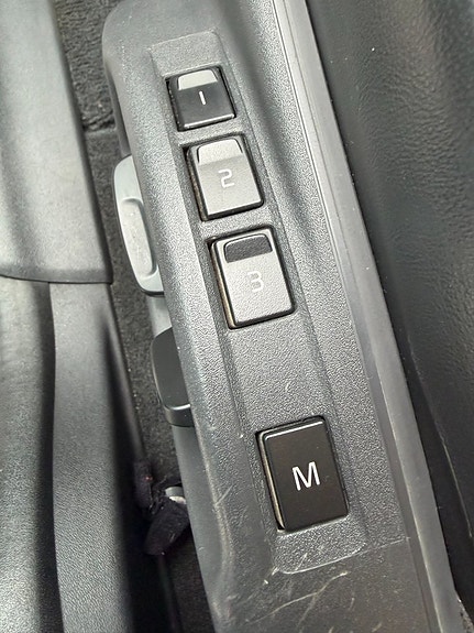 Volvo XC60 25 of 28