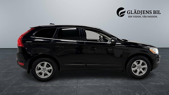 Volvo XC60 8 of 28