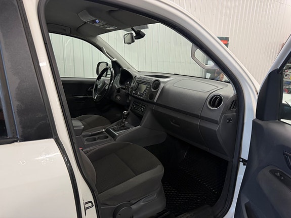Volkswagen Amarok 6 of 8