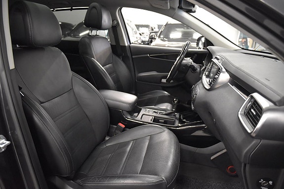 Kia Sorento 12 of 29