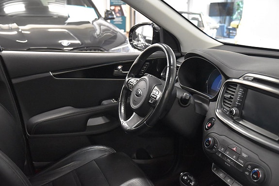 Kia Sorento 9 of 29