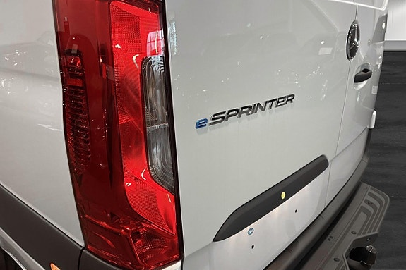 Mercedes-Benz Sprinter 208 11 of 21
