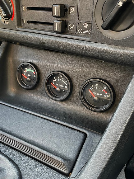 BMW 320i 10 of 13