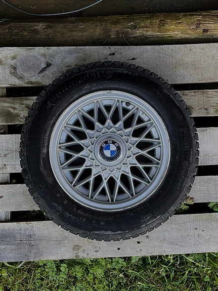 BMW 320i 12 of 13