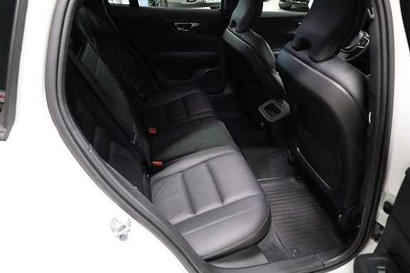 Volvo V60 11 of 16