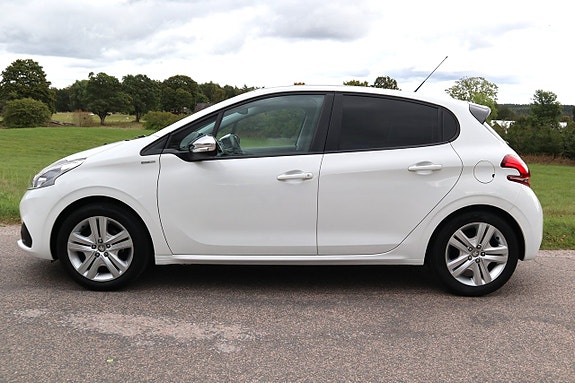 Peugeot 208 14 of 18