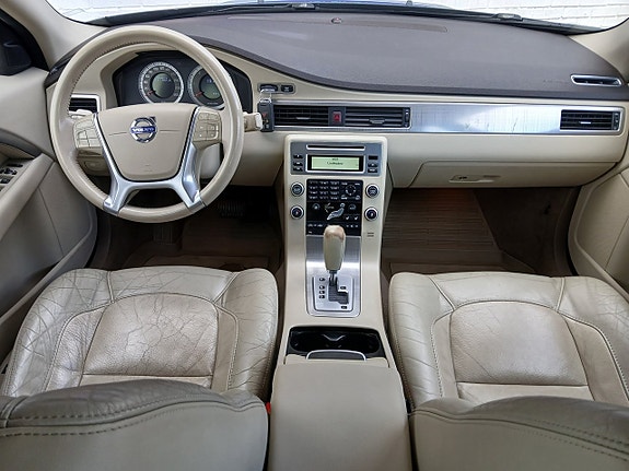 Volvo V70 20 of 25