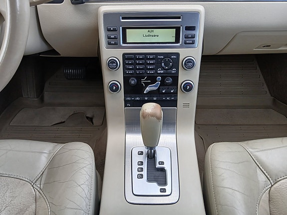 Volvo V70 21 of 25