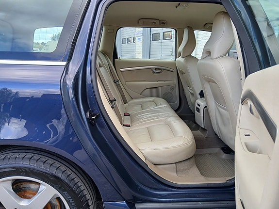 Volvo V70 14 of 25