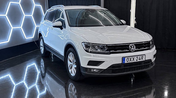 Volkswagen Tiguan 3 of 21