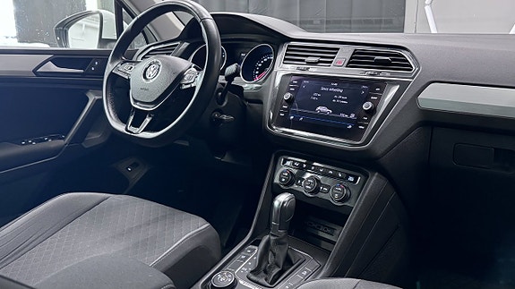 Volkswagen Tiguan 12 of 21