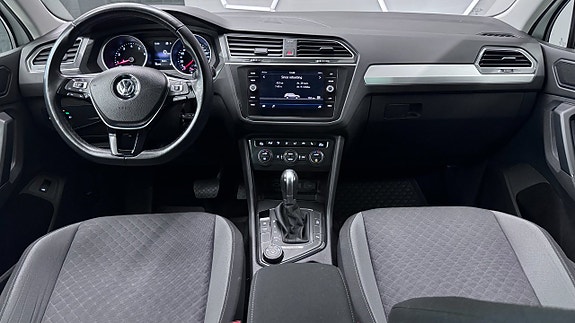 Volkswagen Tiguan 10 of 21