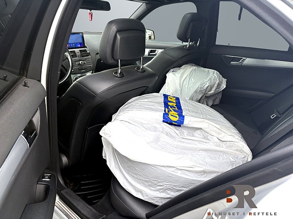 Mercedes-Benz C200 8 of 11