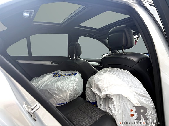 Mercedes-Benz C200 9 of 11