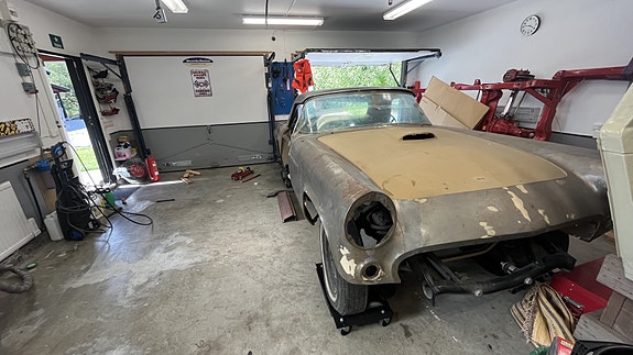 Ford Thunderbird 4 of 21
