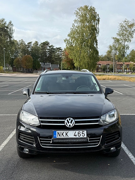 Volkswagen Touareg 2 of 7