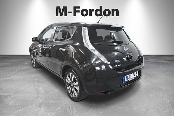 Nissan Leaf 3 of 18