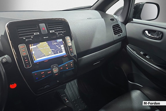Nissan Leaf 14 of 18