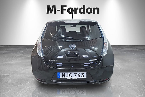 Nissan Leaf 4 of 18
