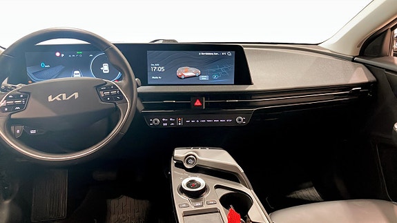Kia EV6 7 of 12