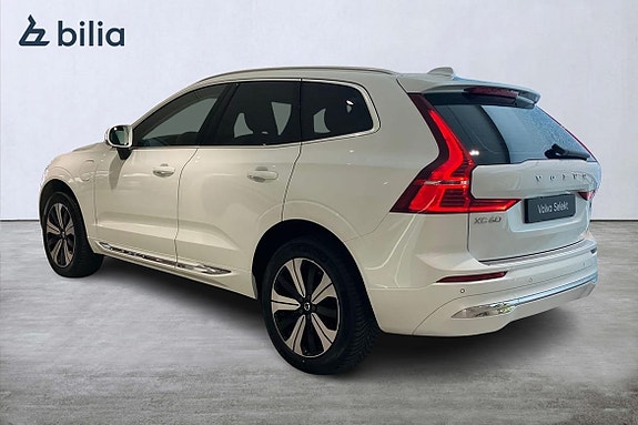 Volvo XC60 2 of 16