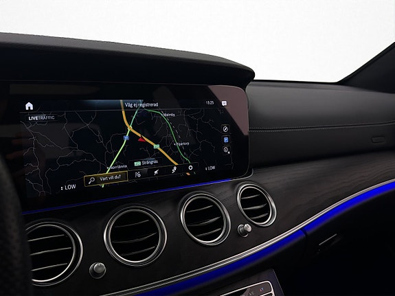 Mercedes-Benz E220 25 of 30