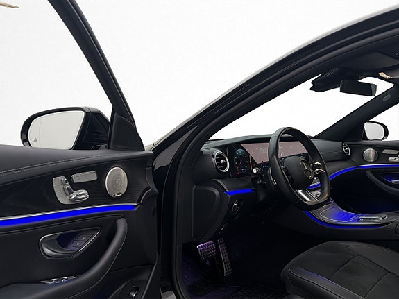 Mercedes-Benz E220 13 of 30