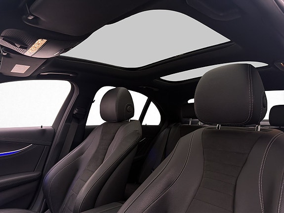 Mercedes-Benz E220 15 of 30