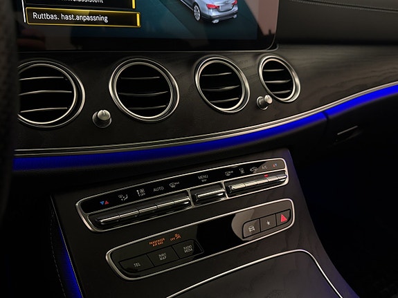 Mercedes-Benz E220 30 of 30
