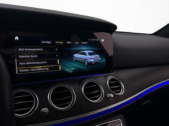 Mercedes-Benz E220 27 of 30