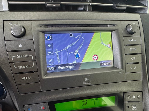 Toyota Prius Plug-in Hybrid 11 of 17
