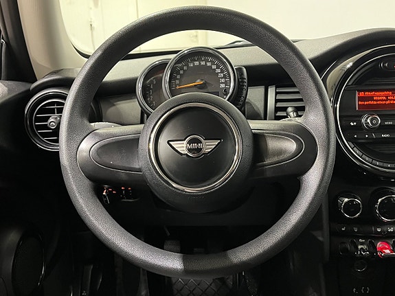 MINI Cooper 12 of 18