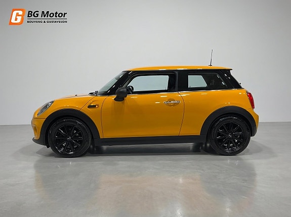 MINI Cooper 8 of 18