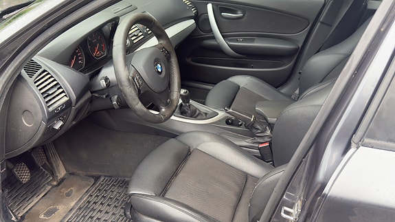 BMW 120d 4 of 5