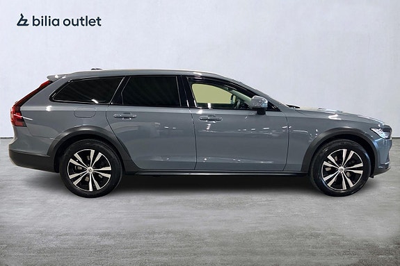 Volvo V90 Cross Country 6 of 30