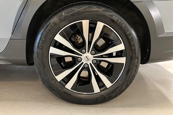 Volvo V90 Cross Country 24 of 30