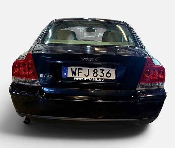 Volvo S60 7 of 11