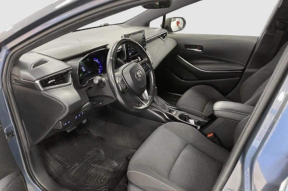 Toyota Corolla 8 of 12