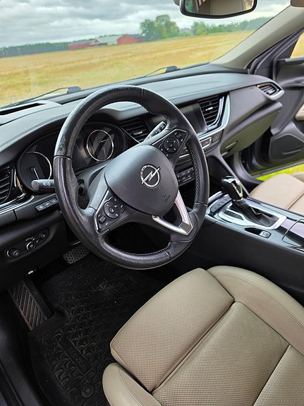 Opel Insignia 4 of 7