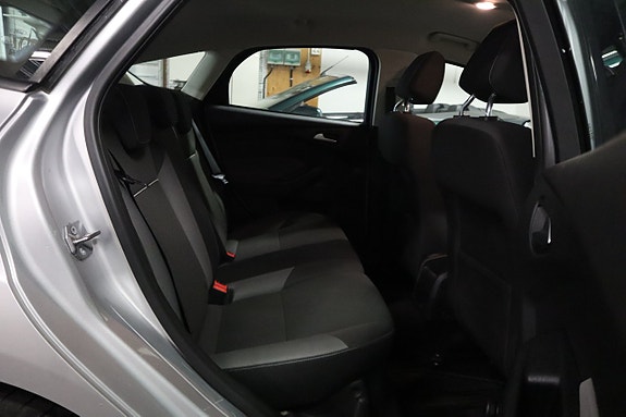 Ford Focus 12 of 16