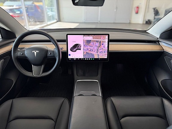 Tesla Model 3 10 of 24