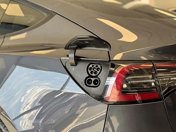 Tesla Model 3 23 of 24