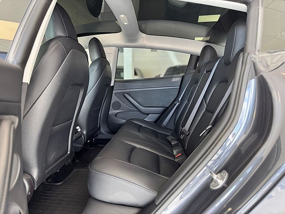 Tesla Model 3 14 of 24
