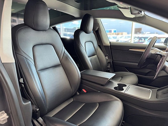 Tesla Model 3 12 of 24