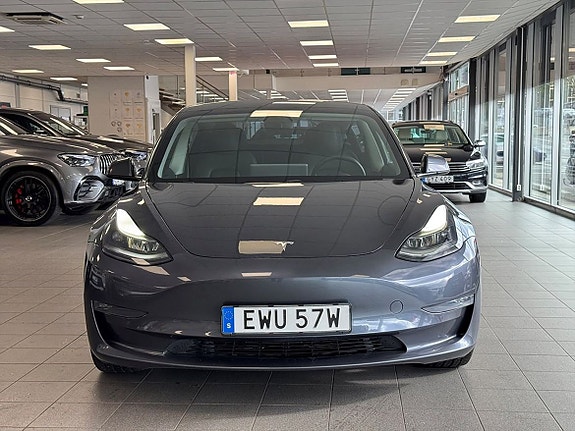 Tesla Model 3 7 of 24