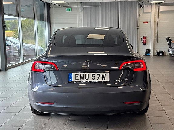 Tesla Model 3 4 of 24