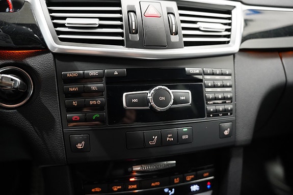 Mercedes-Benz E220 13 of 19