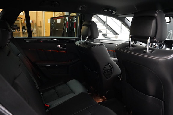 Mercedes-Benz E220 16 of 19